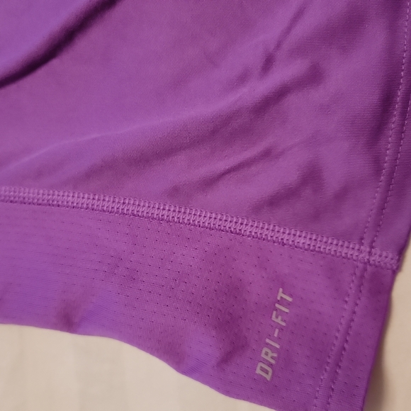 🌴 Nike Purple Dri-Fit Workout Top 💜 - Picture 2 of 7
